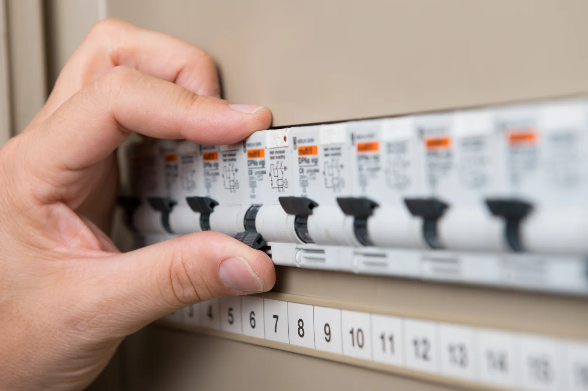 Electrician Fletcher, licensed electricians serving Fletcher